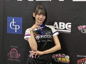 【Ｋ―１】岡田紗佳がラウンドガールで登場「８０００点ぐらい」と〝満貫評価〟