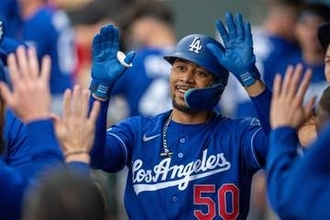 大谷翔平が盟友ベッツの300号をインスタで速攻祝福…自身は残り３本
