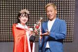 「〝ミスくすぐり美人コンテスト〟７人が熱戦　審査員じゅんいちダビッドソン「新大陸を発見した感じ」」の画像1