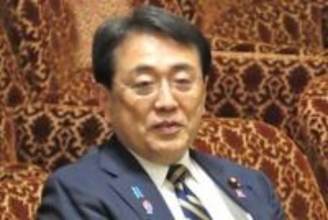 赤沢亮正経産相　国会内の吉野家で大笑い「メチャ忙しい時に面白いこと言うなし！」