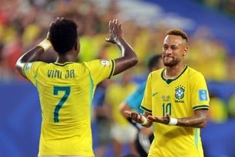 【北中米Ｗ杯】ネイマール投入場面で〝首振り〟コーチに非難殺到　妻「完全な誤解」
