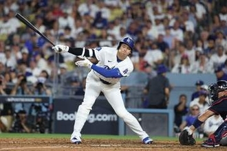 【ドジャース】大谷翔平　ロバーツ監督が打順降格検討もファンは弱腰批判「許可を求めるとは…」