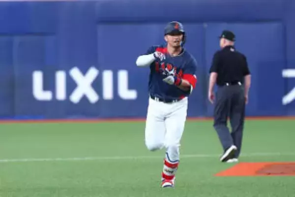 【侍ジャパン】〝お茶たてポーズ〟連発で阪神に勝利　先制弾の鈴木誠也「前回に迷惑をかけた」