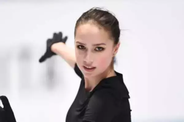 【フィギュア】ザギトワが大会出場１５位〝不仲説〟メドベージェワの審査が物議「過去最低の点数」