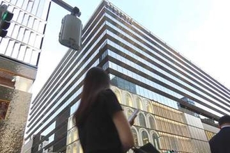 東京・ＧＩＮＺＡ　ＳＩＸで刺激臭騒動　催涙スプレー噴射の不審者は新橋方面に逃走