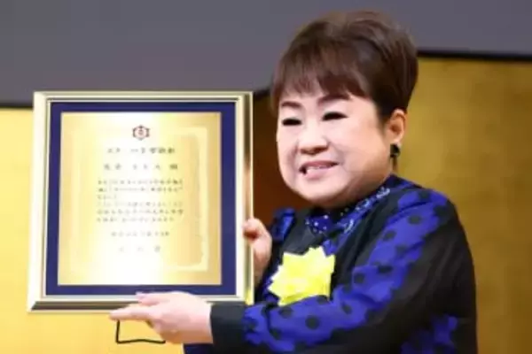 天童よしみ　浅草の〝スターの手形〟入りに感慨「今日の緊張感は格別…みるみるうちにヤセていく」