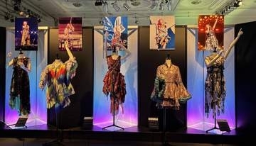 ＬｉＳＡソロデビュー１５周年の記念展覧会を名古屋で開催　初披露の衣装や”ライブ体験”も