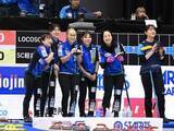 「【カーリング】ロコ・ソラーレがＳＣ軽井沢に０―８で大敗　藤沢五月「悲観的にならずに」」の画像1