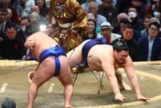 【大相撲】休場 大の里は「左肩関節脱臼」　師匠の二所ノ関親方「痛みが出て相撲が取れない」
