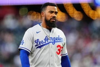【ドジャース】Ｔ・ヘルナンデス　左飛を目測誤り二塁打に　怠慢守備にファン「もううんざり」「本当にひどい」