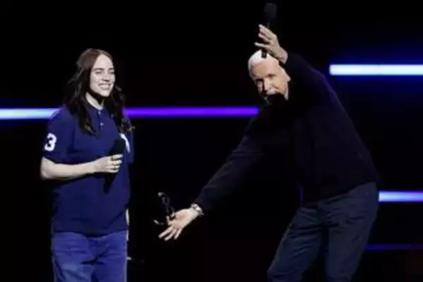 ビリー・アイリッシュが「男装姿」でコンサート映画イベントに登場「性別多幸感」について語る