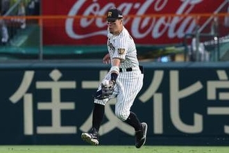 【阪神】痛恨３連敗で巨人と１ゲーム差…　藤川監督はダブルエラーの佐藤輝明を責めず「全く問題ない」