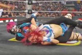 【ＷＷＥ】イヨ・スカイ　アスカ乱入で女子ＩＣ王座獲り失敗…5・9ＰＬＥで遺恨決着戦が決定！