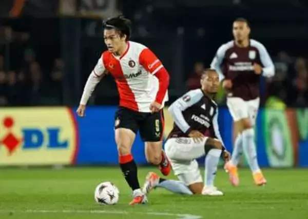 上田綺世　ファンペルシ監督がチームメートとの会話を要求「そうであってほしい」