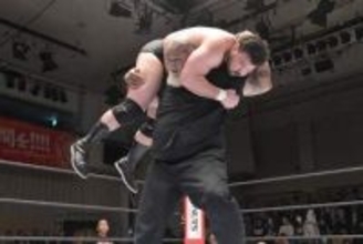 【新日本】ウルフアロン　怨敵ドン・ファレに屈辱の〝一本〟献上「こんな屈辱初めてだよ」