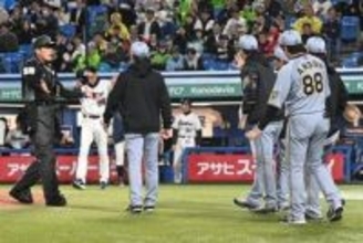 【阪神】藤川監督　森下翔太への〝危険球〟で一触即発も…「代走を告げに行っただけですよ」