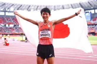 【陸上】山下一貴が男子マラソンで金メダル　粘りの走りから３５キロで猛スパート