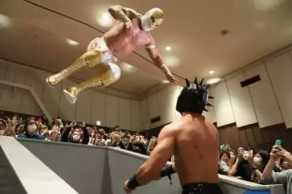 【新日本】ミスティコがソベラーノ・ジュニアとの激闘制し王座防衛！ファンタスティカマニアは大団円で幕