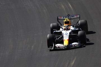 【Ｆ１】角田裕毅 スタート直後に悪夢のアクシデント！　解説も懸念「相当ダウンフォースを失った」