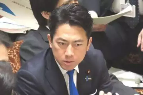 「自衛隊は自民党の組織なのか？」党大会で隊員の国歌斉唱は〝法律違反〟…小泉防衛相はＸ投稿削除