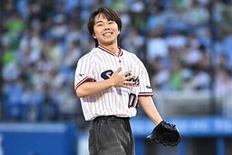 【ヤクルト】下川恭平が始球式でノーバン投球「次は100キロぐらい出したいです」