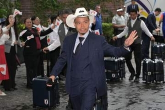 【日本代表】長友佑都はハット姿でメキシコ・モンテレイ入り　現地在住日本人も声援