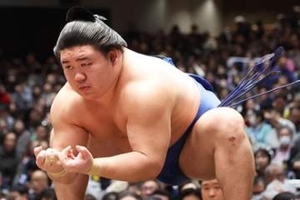 【大相撲】藤ノ川が小錦以来42年ぶり横綱戦３連勝 !　Ｚ世代なのに「昔のお相撲さん」っぽいド根性ぶり