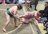 「【大相撲】十両炎鵬　初日からの連勝が５で止まる〝まげつかみ〟で物言いも「わからなかったです」」の画像1
