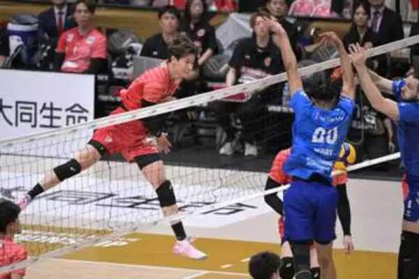 【バレーボール】サントリー vs 大阪Ｂ戦のＳＶリーグ男子決勝　横浜アリーナに約１万人が来場！