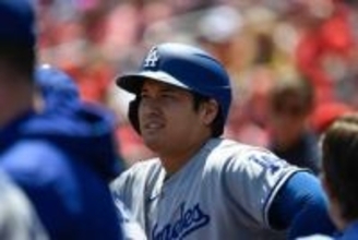 【ドジャース】大谷翔平が緩～い死球に絶叫　大げさな演技に「160キロが当たったのか！」