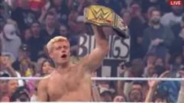 【ＷＷＥ】コーディ・ローデス　オートンとの激闘制し王座防衛！試合後パントキックでＫＯされる