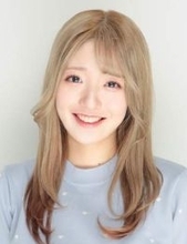 ４人組「ミニワチャ」水野Ｒｅｔａ　雑誌表紙で注目度ＵＰ！写真集「挑戦してみたい」