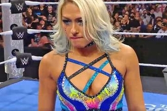 【ＷＷＥ】ジュリア　元相棒キアナ・ジェームズに完勝も…スターダム参戦歴ある〝新顔〟の襲撃でＫＯ