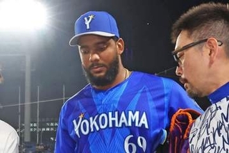 【ＤｅＮＡ】新助っ人エンカーナシオン４安打３打点！　相川監督は深沢プロ初勝利に感極まる