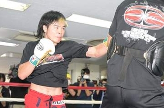 那須川天心は〝ヌルヌル戦法〟　迫力不足の指摘に反論「今まで無駄な動きが多かった気がする」