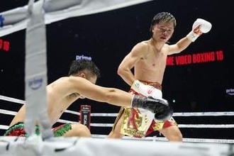 那須川天心のダウン奪取→背中向けに元世界王者「何してんの？手を挙げてる場合じゃない」