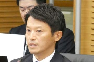 斎藤元彦知事　兵庫県知事選巡る報道に着想を得た映画「偏向報道」を鑑賞