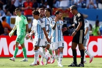 【北中米Ｗ杯】アルゼンチン横断幕問題　決勝〝影響なし〟で物議「ＦＩＦＡどうなってんの？」