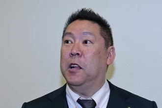 立花孝志氏とナタ襲撃犯が法廷で対峙！ ３歳で両親離婚、父の遺産で生活「いびつな思考回路」