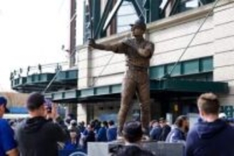 【ＭＬＢ】イチロー氏の銅像〝バット折れ〟でヤンキースが謝罪「ごめんなさい。リベラが今も…」