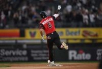 【ＭＬＢ】村上宗隆が進撃再開！　衝撃の滞空時間６秒の１１号〝右腕弾〟に熱狂「ゴーーンヌ！！」