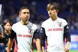 「【日本代表】長友佑都の選出に賛否沸騰「ムードメーカーも超重要」「スタッフ枠で良くないか」」の画像1