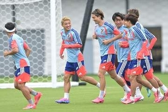 【日本代表】遠藤航抜きで再スタート　「なぜこのタイミング…」前主将の代表引退表明を疑問視するサポーターも
