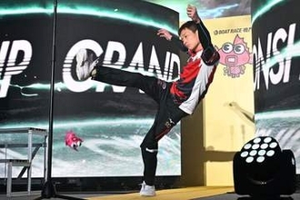 【鳴門ボート・ＳＧグラチャン】土屋智則　選手紹介でボレーシュートに挑戦も失敗「水面でしっかり魅せます」