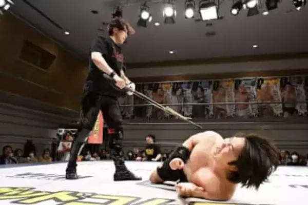 【ＤＤＴ】To-y　EXTREME王座防衛も…岡谷英樹の襲撃で大の字「本当のタイトル戦はここからだ」