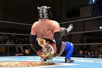 【新日本】タイガーマスクが引退試合で勝利　代名詞タイガースープレックスで31年のキャリアに終止符