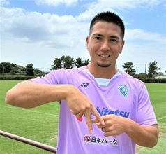 アビスパ福岡の新キャプテン・上島拓巳の支えは「サッカーノート」と「家族の存在」