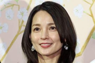 国仲涼子　秋場所で追い風吹かせた純白ファッション　サザエさんでも出た「相撲ゲン担ぎ」