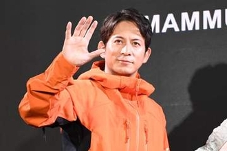 岡田准一　逆さ岩にぶら下がる　将来は「タフなおじさんを目指したい」