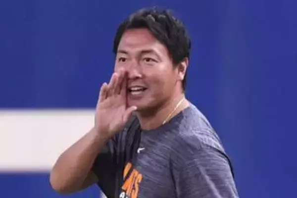 【巨人】長野久義氏がフリアン・ティマの支配下登録会見に〝電撃登場〟会見場がどよめく